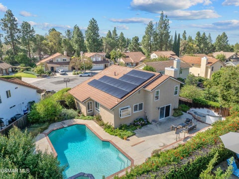 Photo of 1043 Chatham Court, Thousand Oaks, CA 91360 (MLS # 226005108)
