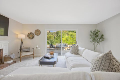 Tiny photo for 1043 Chatham Court, Thousand Oaks, CA 91360 (MLS # 226005108)