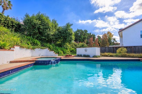 Tiny photo for 1043 Chatham Court, Thousand Oaks, CA 91360 (MLS # 226005108)