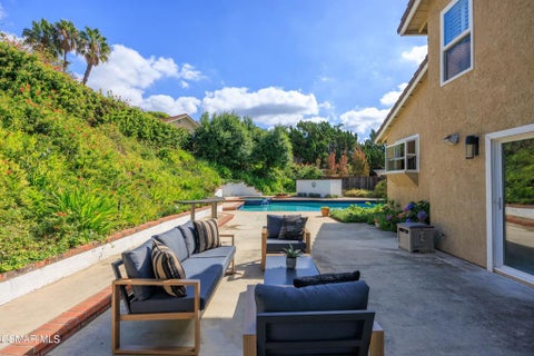 Tiny photo for 1043 Chatham Court, Thousand Oaks, CA 91360 (MLS # 226005108)