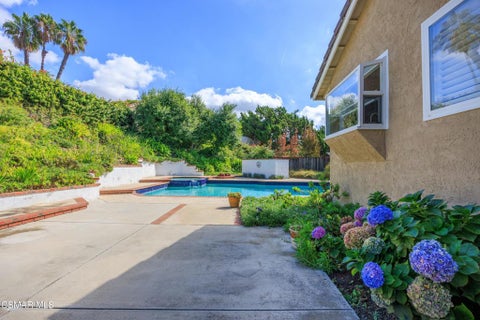 Tiny photo for 1043 Chatham Court, Thousand Oaks, CA 91360 (MLS # 226005108)