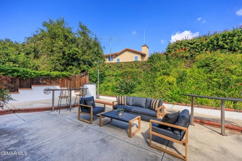 Tiny photo for 1043 Chatham Court, Thousand Oaks, CA 91360 (MLS # 226005108)