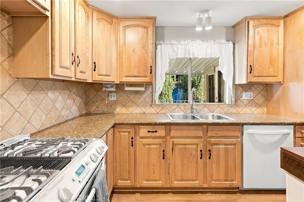 24001 Muirlands Boulevard 440
