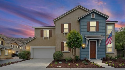 Photo of 24069 Elderberry LN, Lake Elsinore, CA 92532 (MLS # 260017414SD)