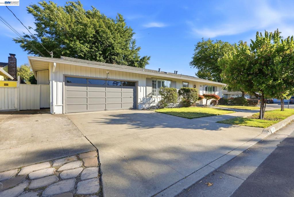 2394 Tahiti St