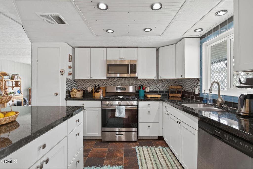 Oxnard Shores MHP - 030701 - Manufactured In Park