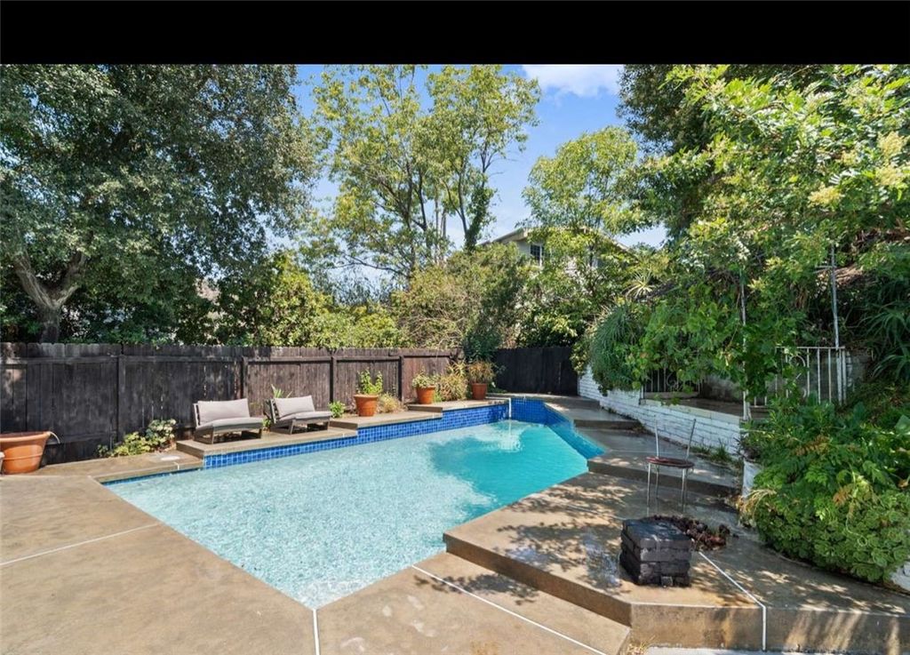 Photo of 3448 Ardsley Place, Encino, CA 91436 (MLS # FR25162442)