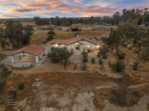 Photo of 5504 E White Lane, Bakersfield, CA 93307 (MLS # SR26066823)
