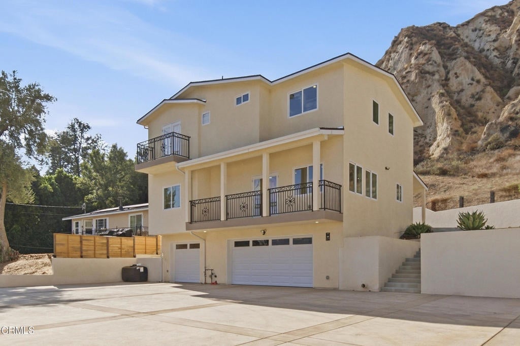 917 N Main
