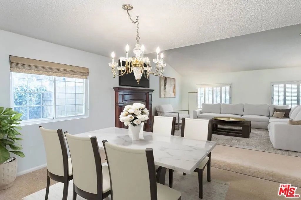 Northridge, California 91324, United States, 5 Bedrooms Bedrooms, ,3 BathroomsBathrooms,Residential,Active,229873