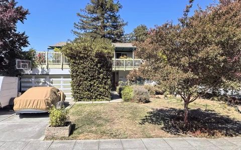 Photo of 2008 Camino De Los Robles, Menlo Park, CA 94025 (MLS # ML82041364)