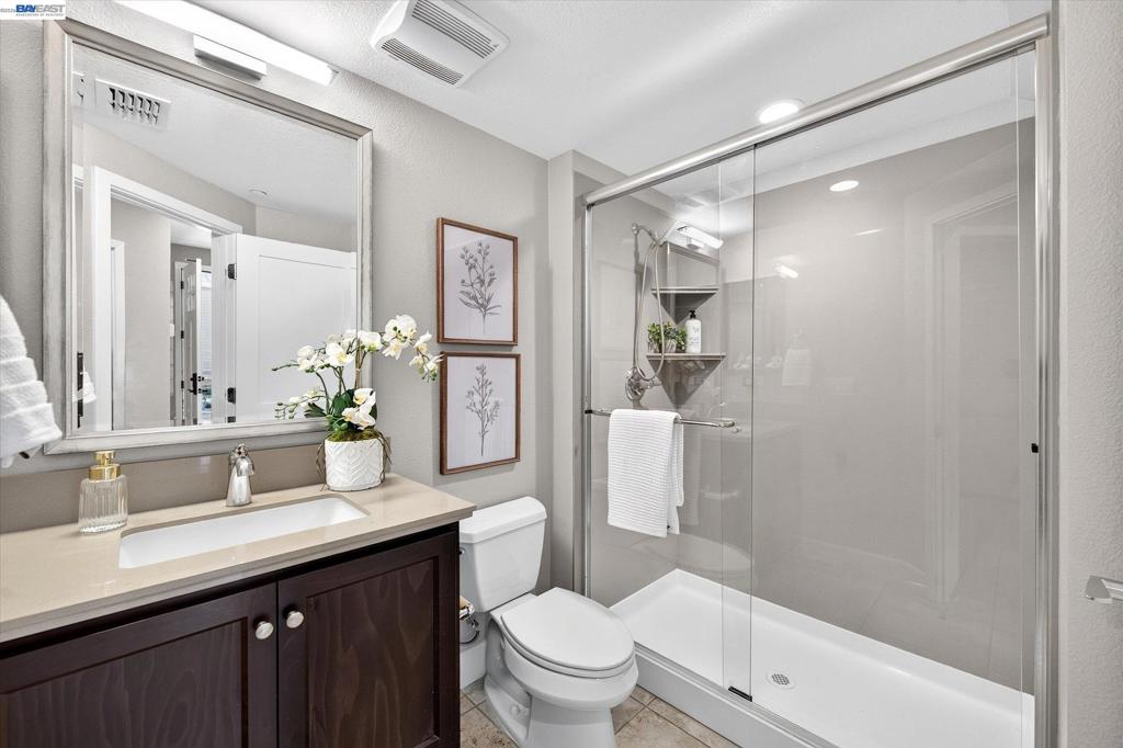 375 Basswood Cmn 10