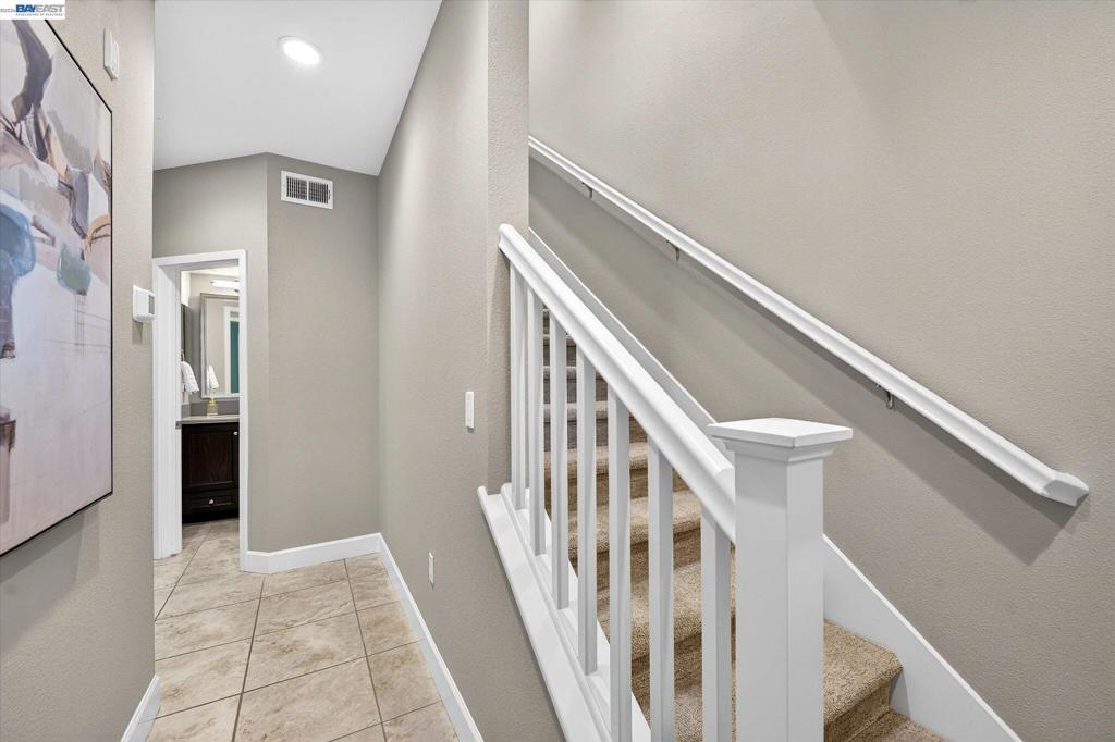 375 Basswood Cmn 10