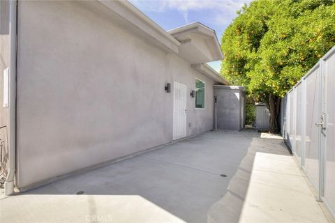 Photo of 353 N Mariposa, Burbank, CA 91506 (MLS # GD26066493)