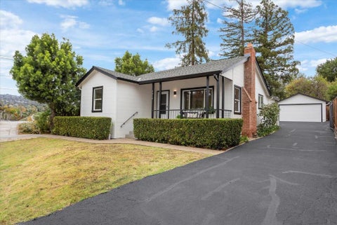 Photo of 2614 Jefferson Avenue, Redwood City, CA 94062 (MLS # ML82061896)