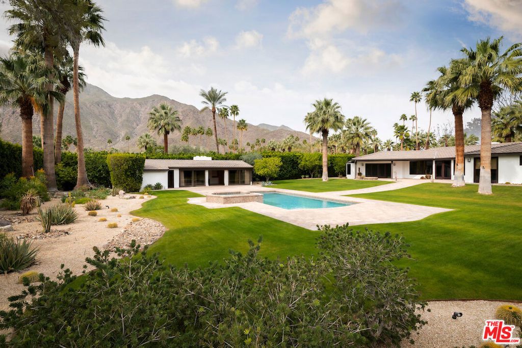 Photo of 467 W Via Lola, Palm Springs, CA 92262 (MLS # 26655053)