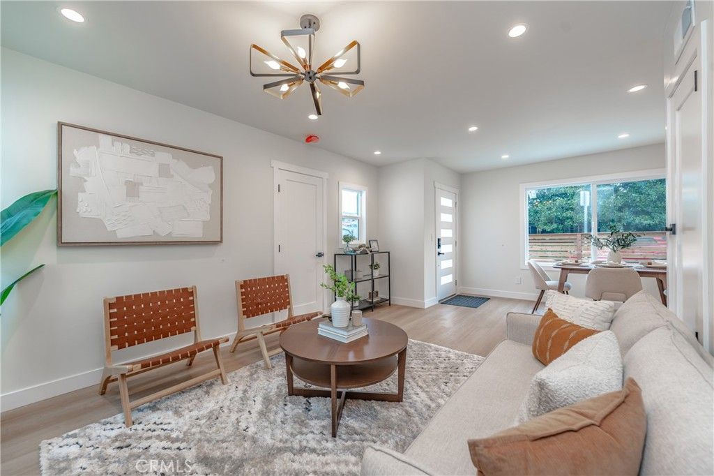 listing image 130726690288014304492