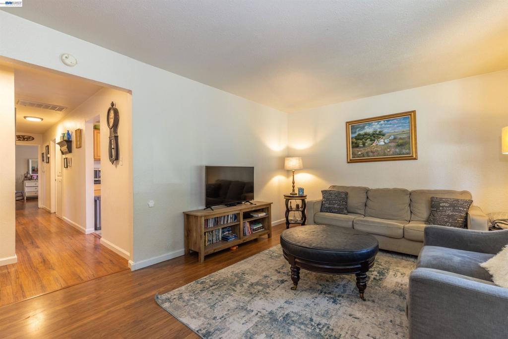 5252 & 5250 Norma Way