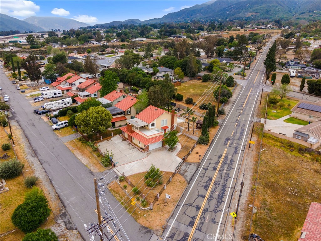 1636 Devore