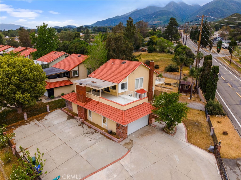 1636 Devore