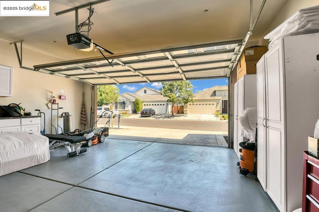 THE LAKES - Residential