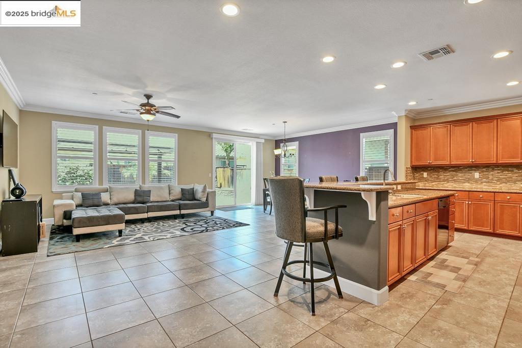 THE LAKES - Residential