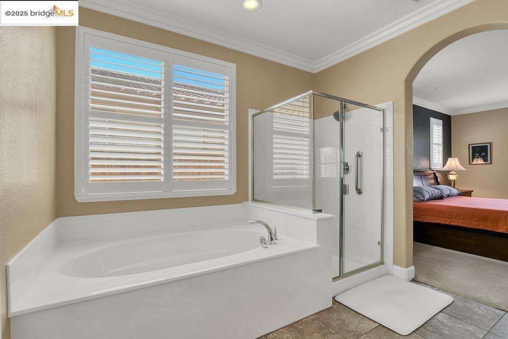 THE LAKES - Residential