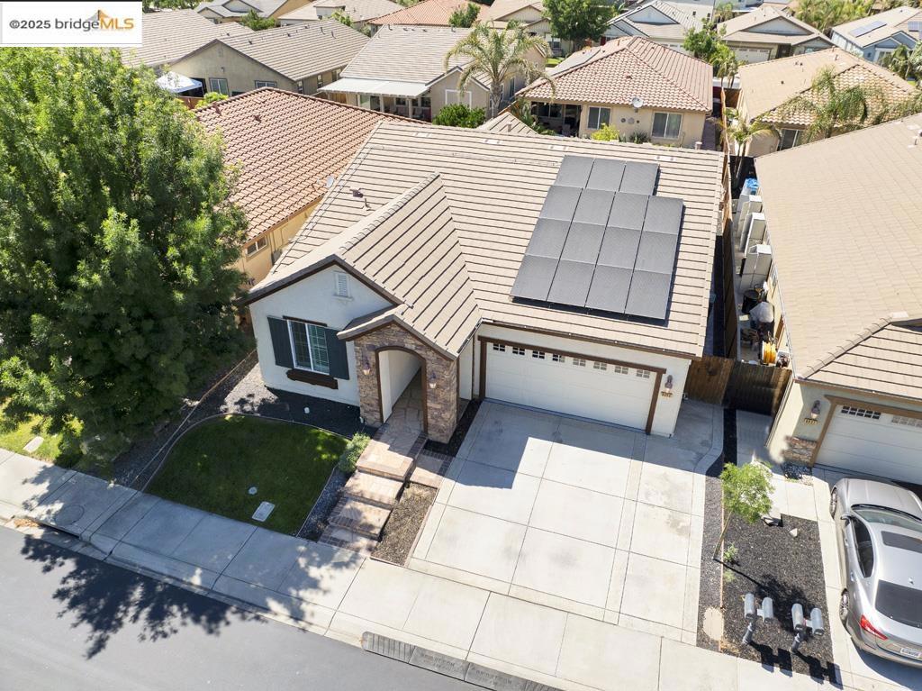 THE LAKES - Residential