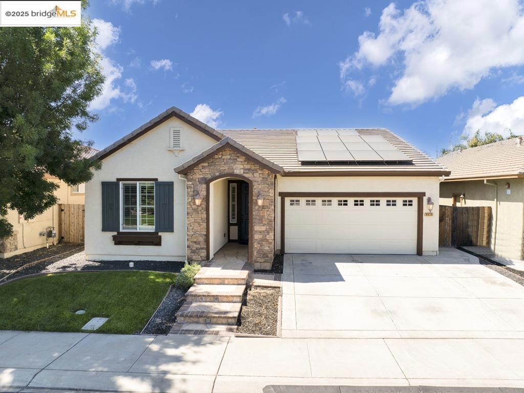 THE LAKES - Residential