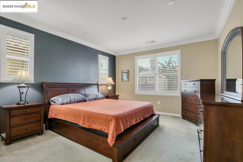 THE LAKES - Residential