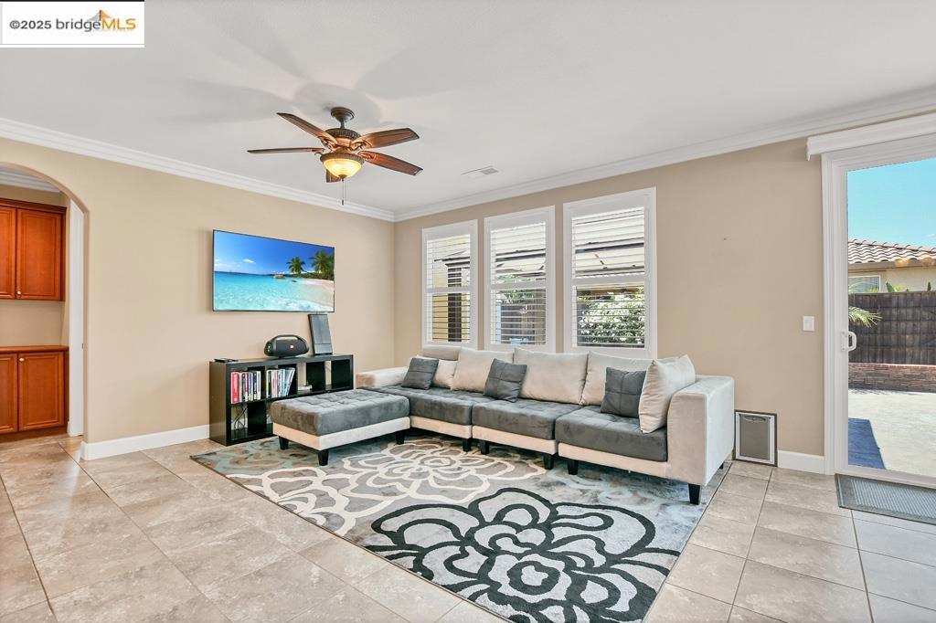 THE LAKES - Residential