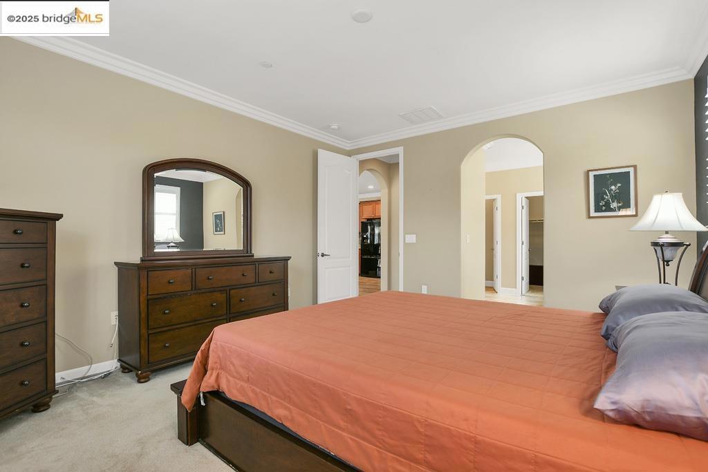 THE LAKES - Residential