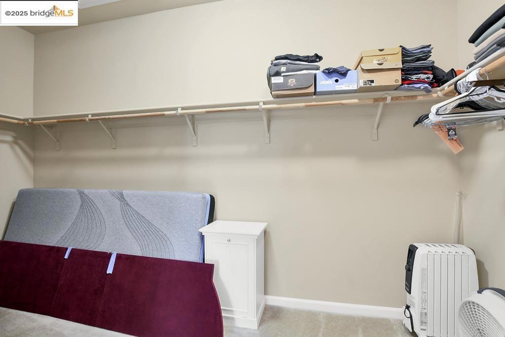 THE LAKES - Residential