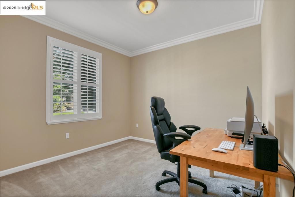 THE LAKES - Residential