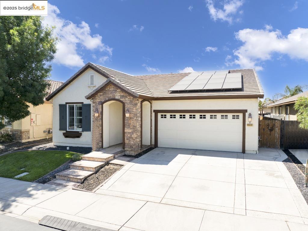 THE LAKES - Residential