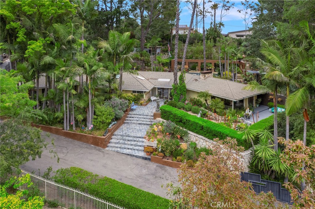 9885 Deerhaven Drive