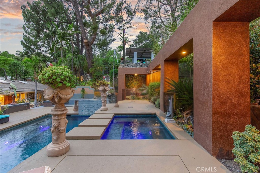 9885 Deerhaven Drive