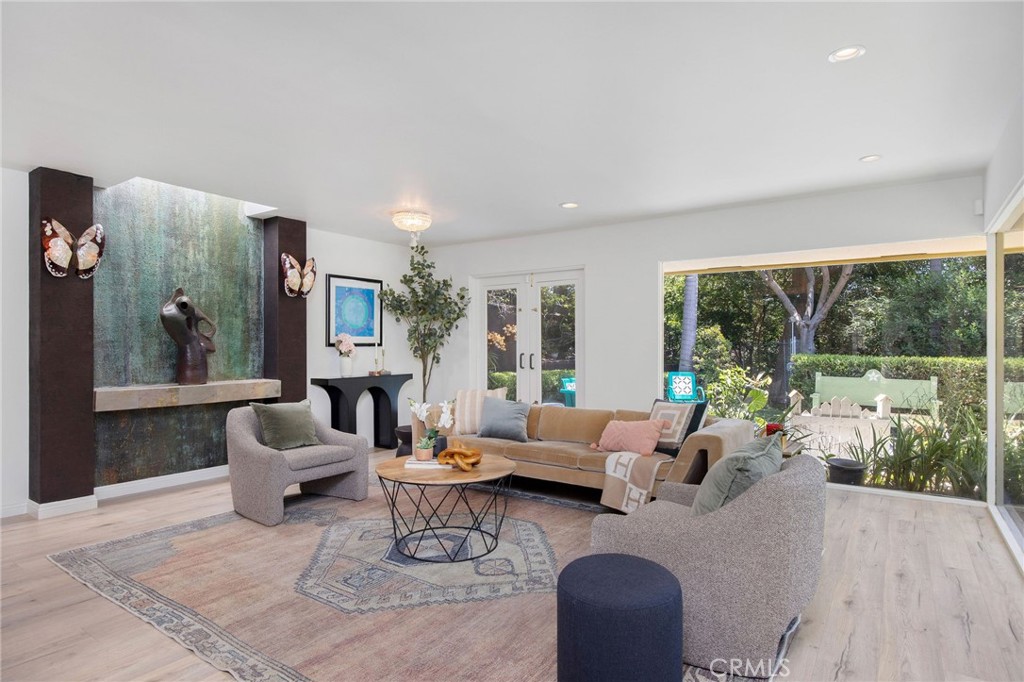 9885 Deerhaven Drive