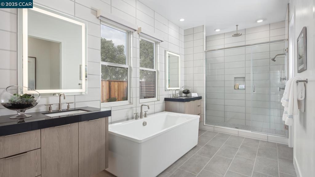 REGENCY - Residential