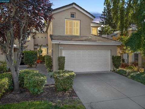 Photo of 6206 6206 Lakeview Cir Cir, San Ramon, CA 94582 (MLS # 41126608)