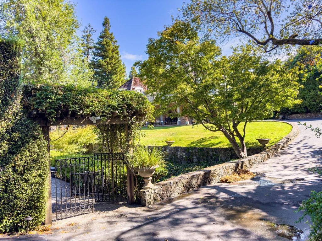 2155 Geri Lane