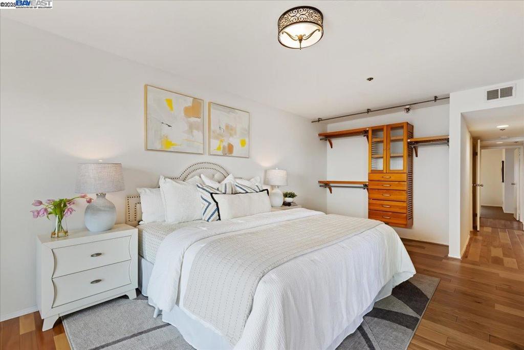 SOUTH SHORE - Residential
