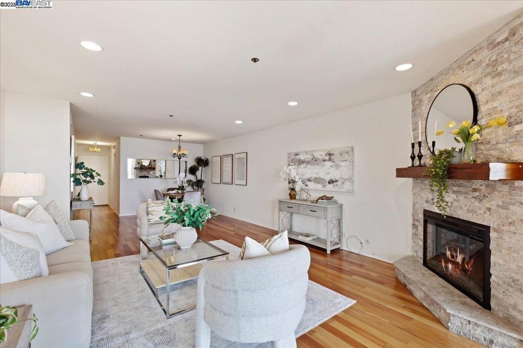 SOUTH SHORE - Residential