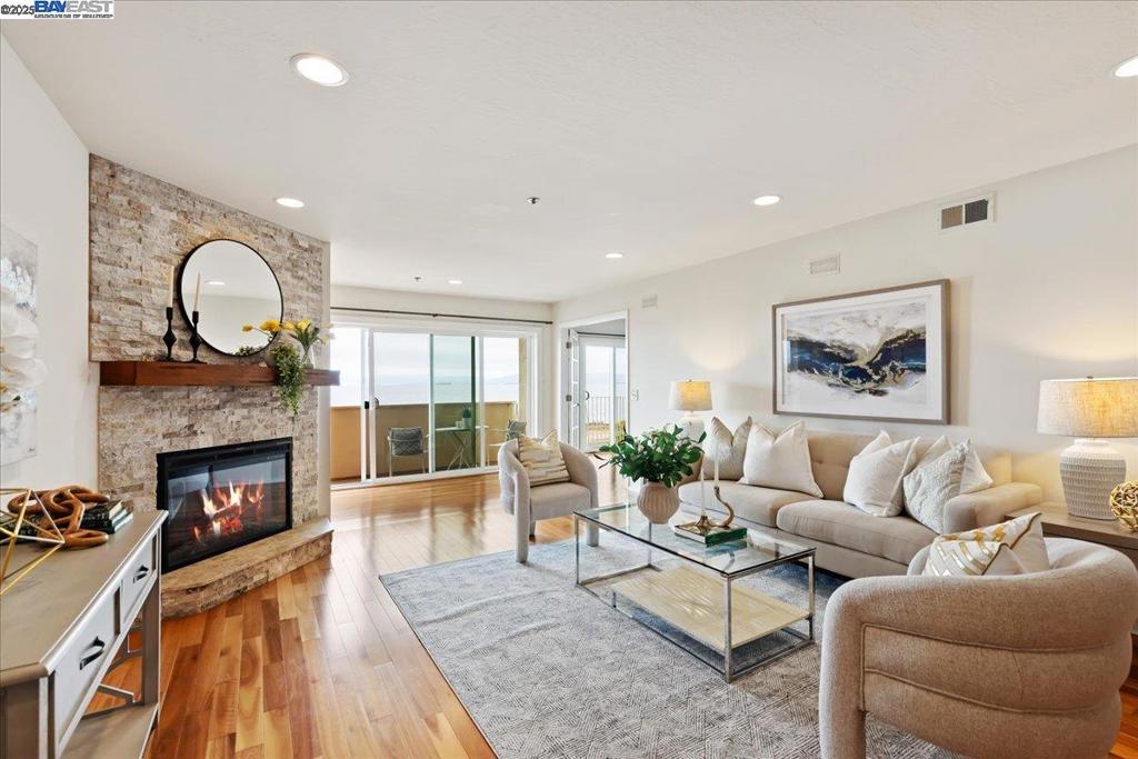 SOUTH SHORE - Residential