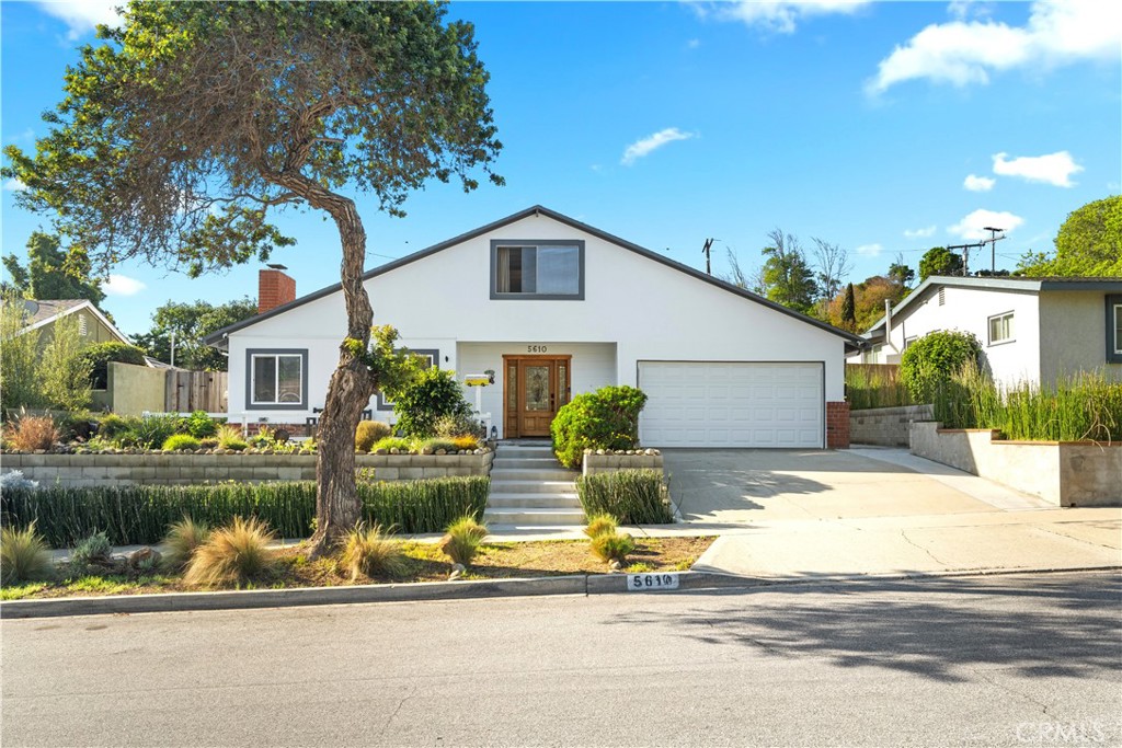 5610 W Carson
