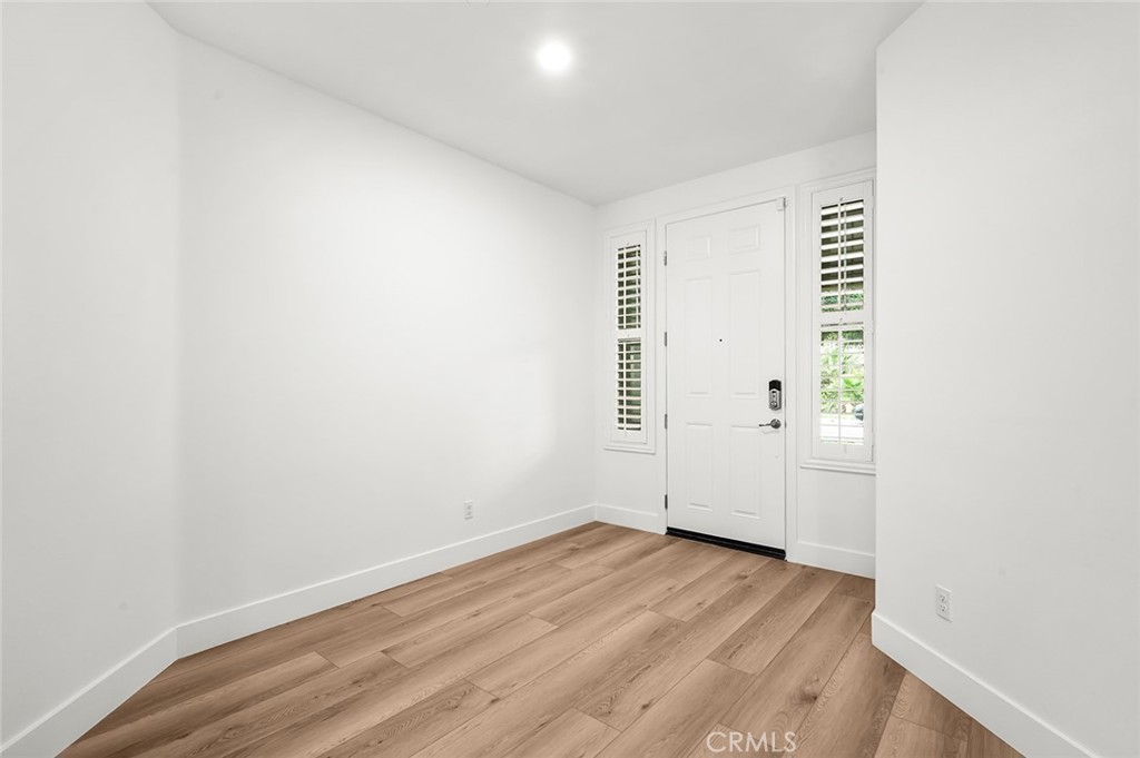 3694 S Grower Avenue