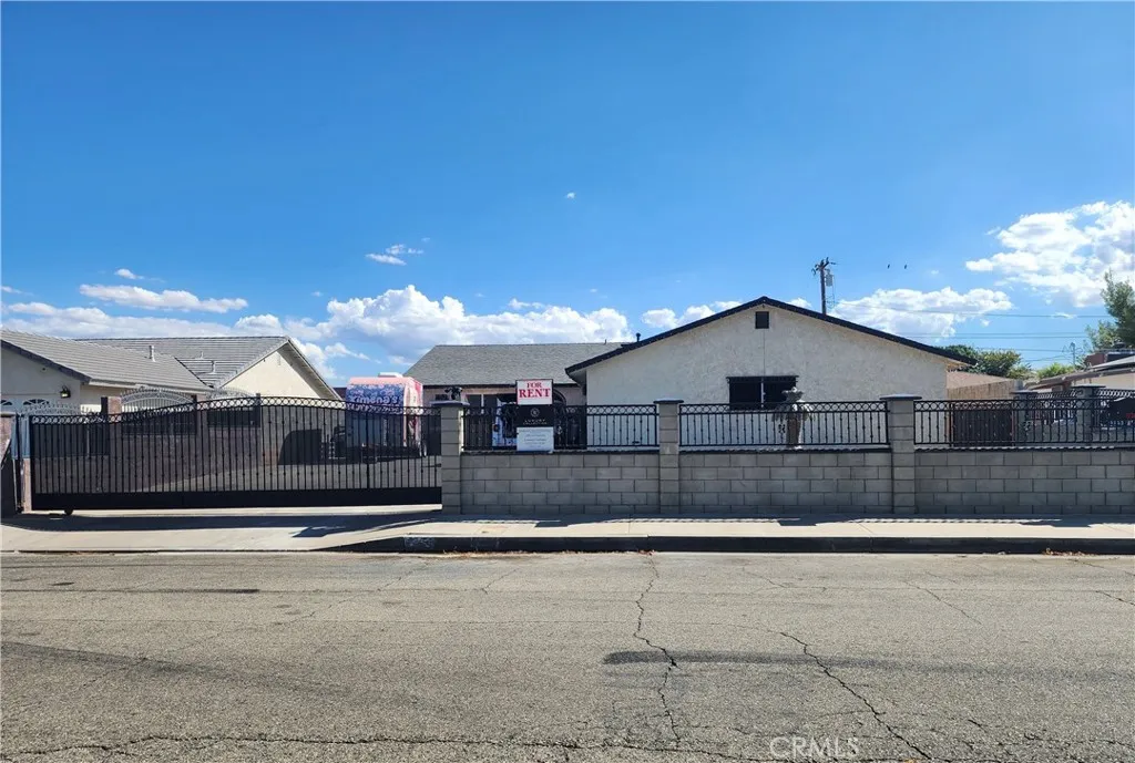 Palmdale, California 93550, United States, 5 Bedrooms Bedrooms, ,3 BathroomsBathrooms,Residential,Active,203165