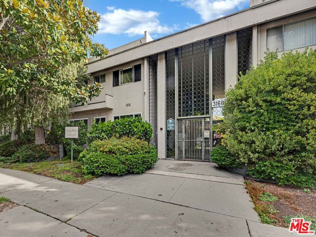 Photo of 3166 S Sepulveda Boulevard #22, Los Angeles, CA 90034 (MLS # 25606195)