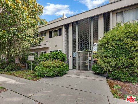 Photo of 3166 S Sepulveda Boulevard #22, Los Angeles, CA 90034 (MLS # 25606195)