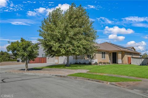 Photo of 13864 Grant Way, Oak Hills, CA 92344 (MLS # OC25233501) Photo of 13864 Grant Way, Oak Hills, CA 92344 (MLS # OC25233501)